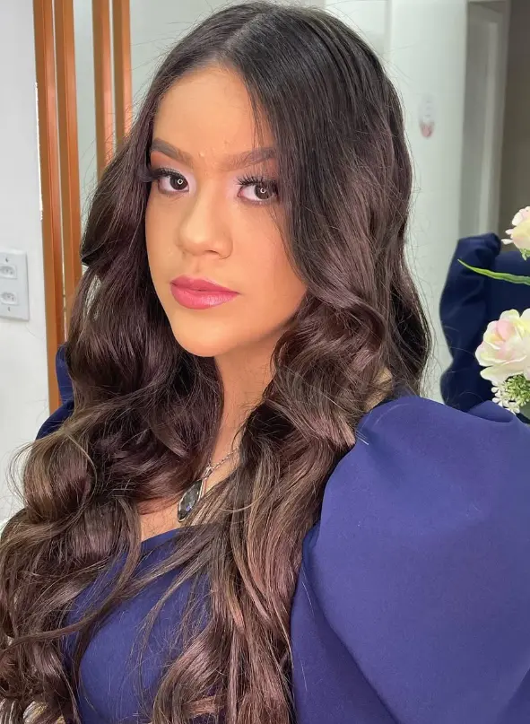 Make delicada e profissional