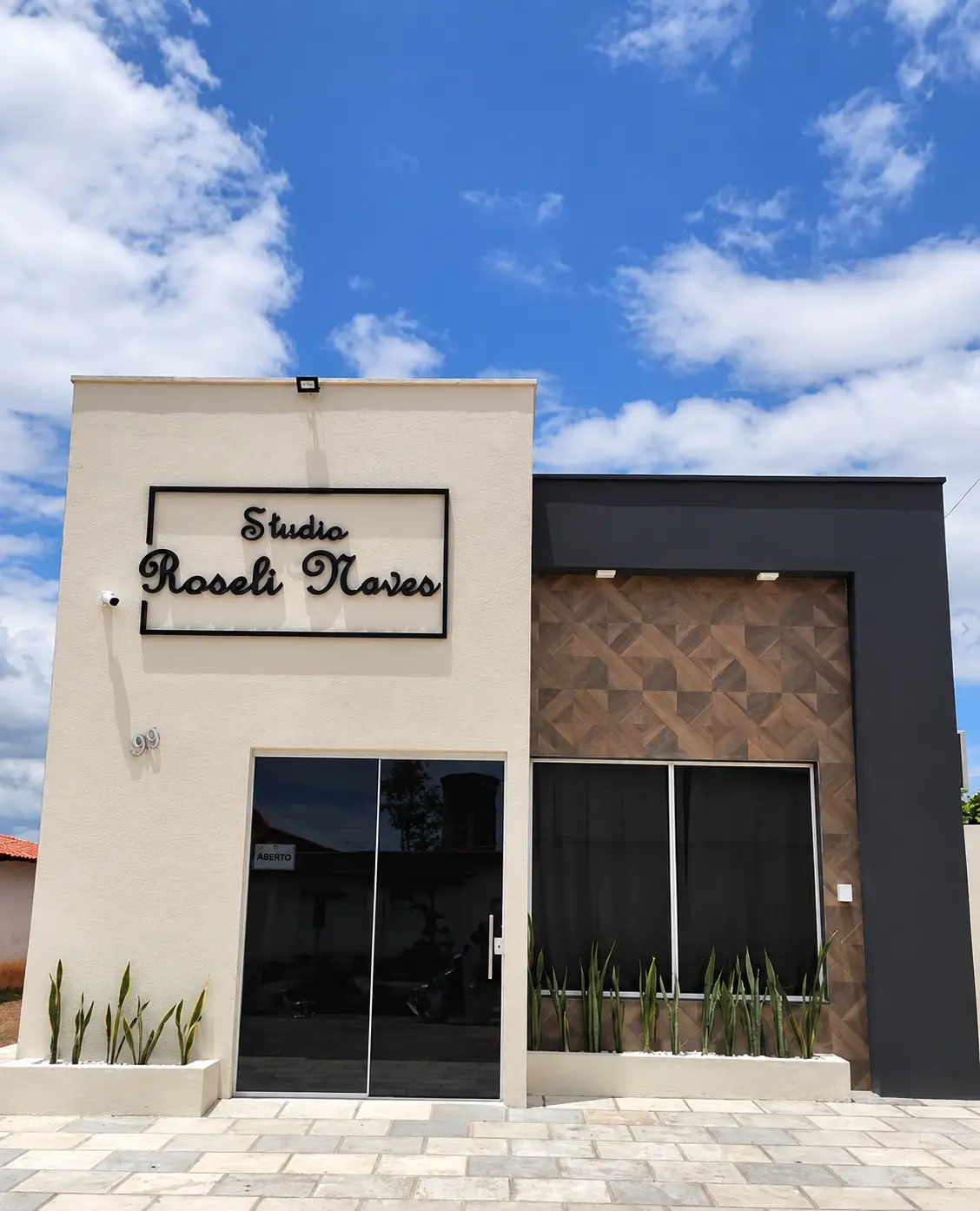 Fachada do Studio Roseli Neves
