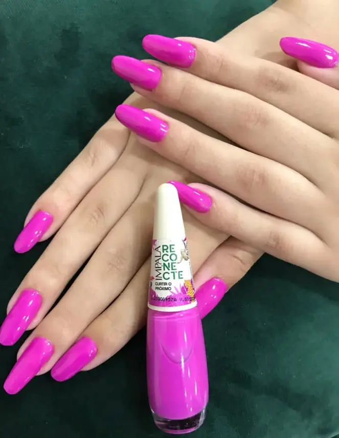 Esmaltação rosa feita no Studio Roseli Neves